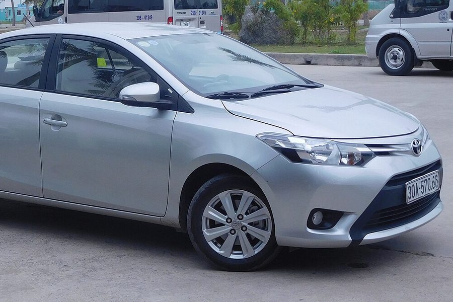 Xe 4 chỗ